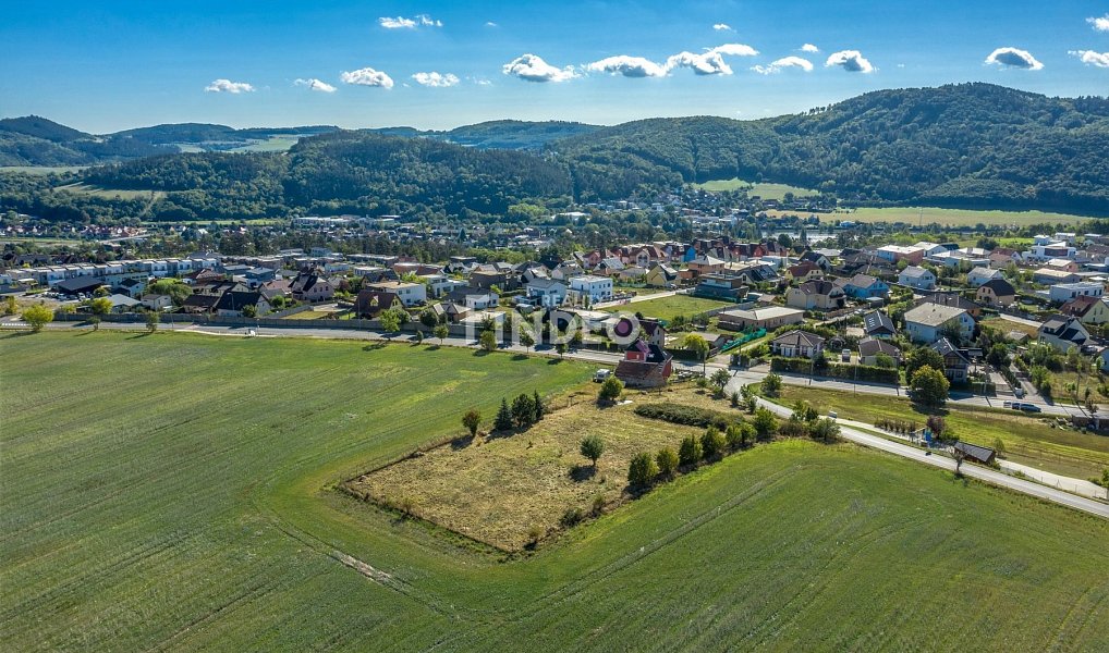 Prodej stavebního pozemku 3 455 m², Králův Dvůr – fotka 1 z 12