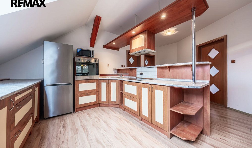 Prodej domu 350 m² s pozemkem 1 872 m², Spořice – náhled fotky 27
