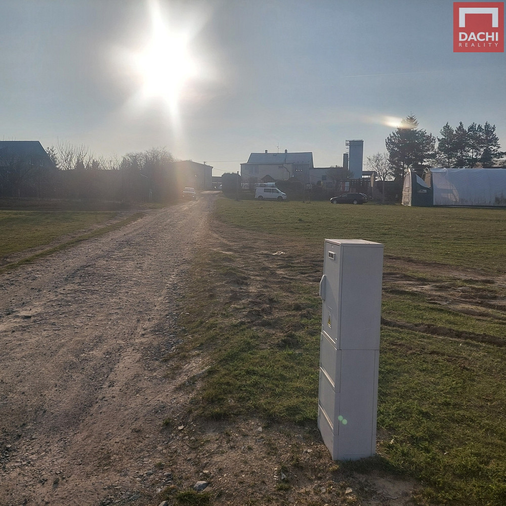Prodej stavebního pozemku 1 489 m² – fotografie 2