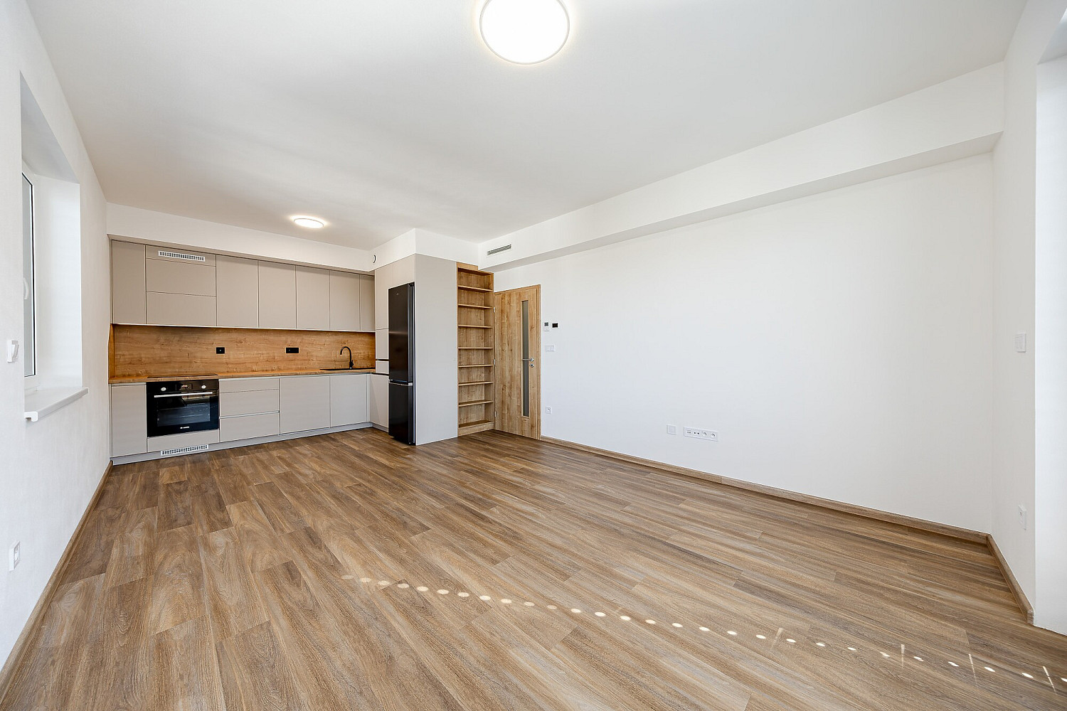 Pronájem bytu 2+kk 54 m² – fotografie 2