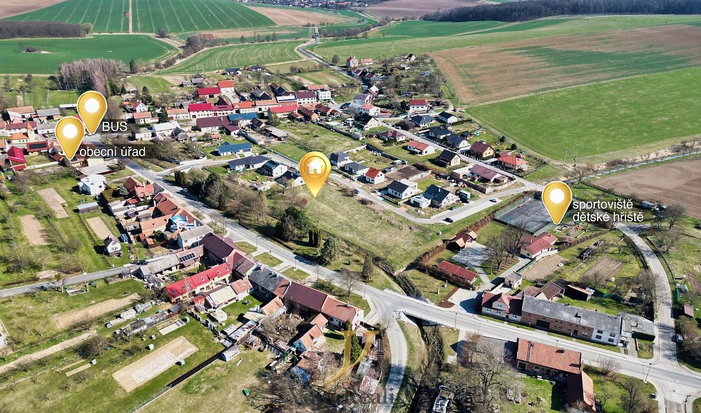 Prodej stavebního pozemku 1 301 m², Hradčany – náhled fotky 4