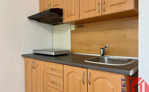 Pronájem bytu 1+kk 30 m², Maxima Gorkého, Trutnov - Kryblice