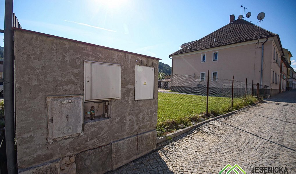 Prodej stavebního pozemku 1 071 m², Jeseník – náhled fotky 3