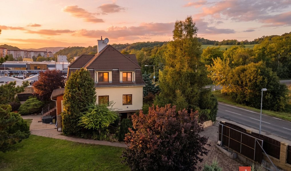 Prodej domu 160 m² s pozemkem 1 423 m², Teplice – náhled fotky 2