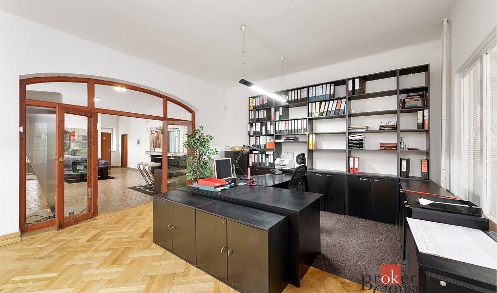Prodej domu 1 000 m² s pozemkem 2 969 m², Hostivice – náhled fotky 40