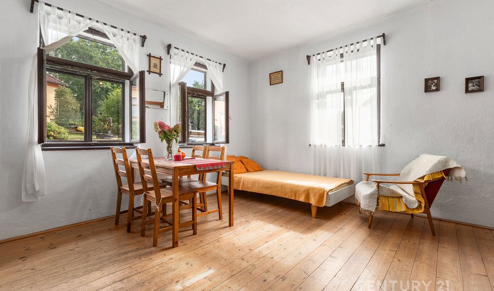 Prodej chaty/chalupy 310 m² s pozemkem 2 159 m², Kněževes – náhled fotky 5