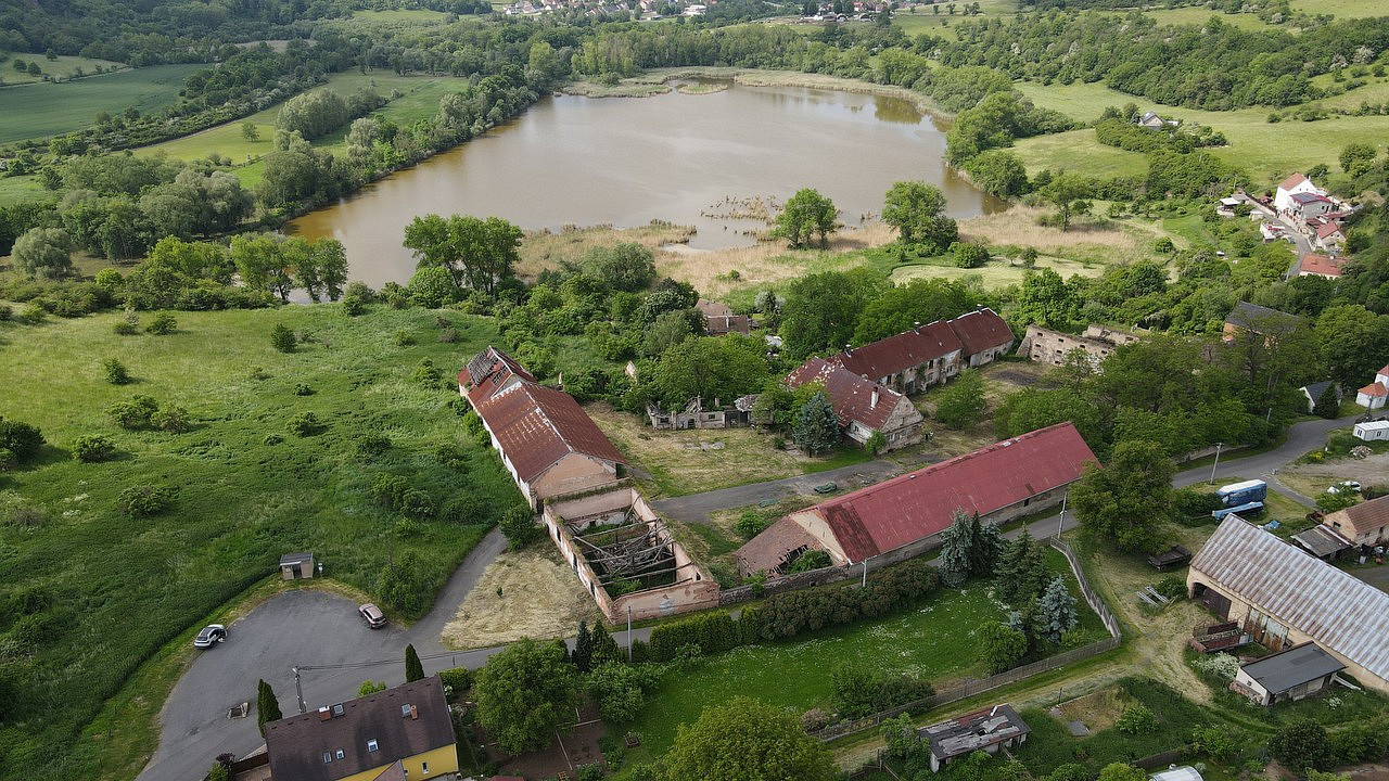 Prodej komerčního objektu (jiného typu) 10 657 m² – fotografie 2