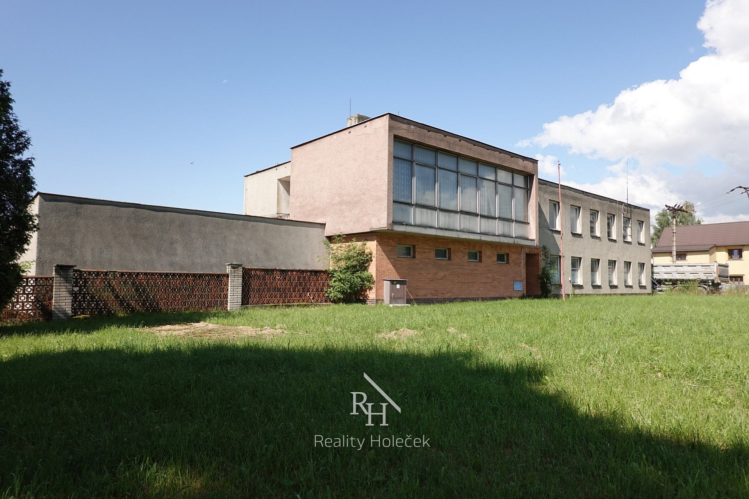 Prodej ubytovacího objektu 556 m²