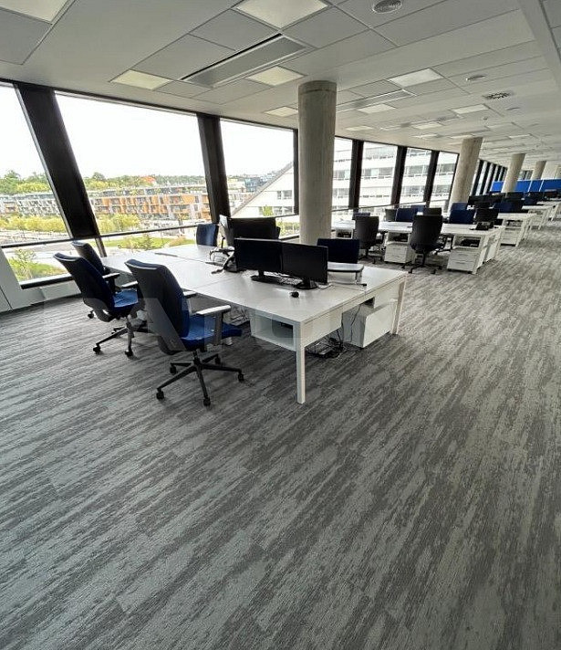 Pronájem kanceláře 1 980 m² – fotografie 2