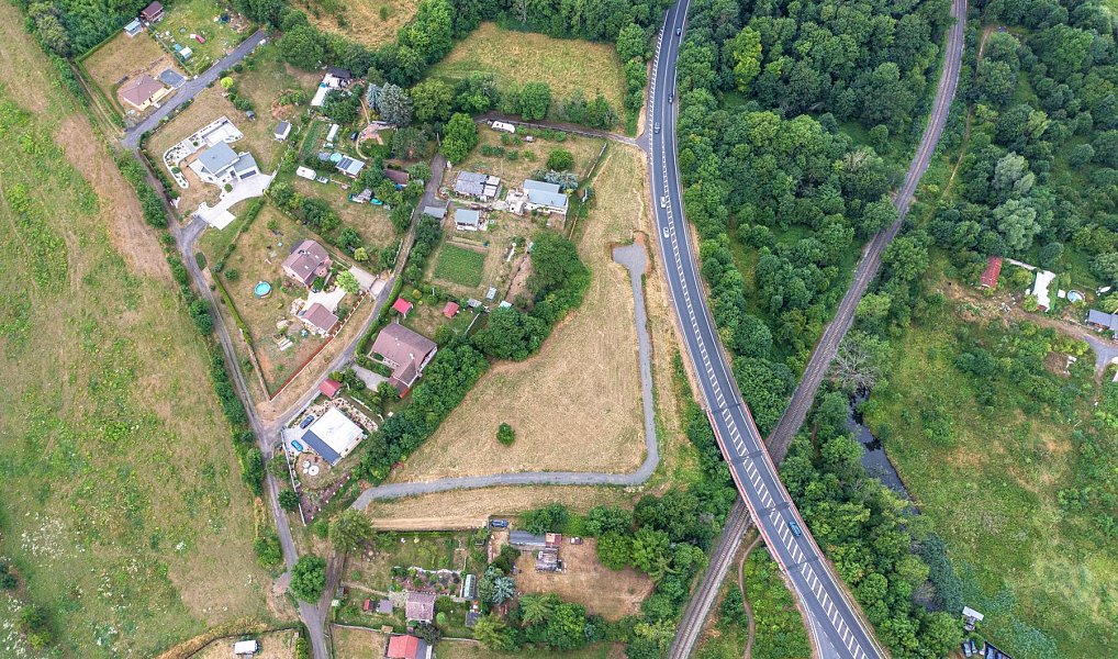 Prodej stavebního pozemku 1 058 m², Bystřany – náhled fotky 8