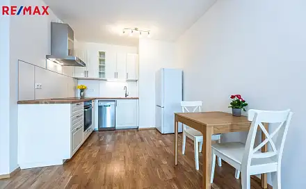 Pronájem bytu 2+kk 56 m², Mezi vodami, Praha 4 - Modřany