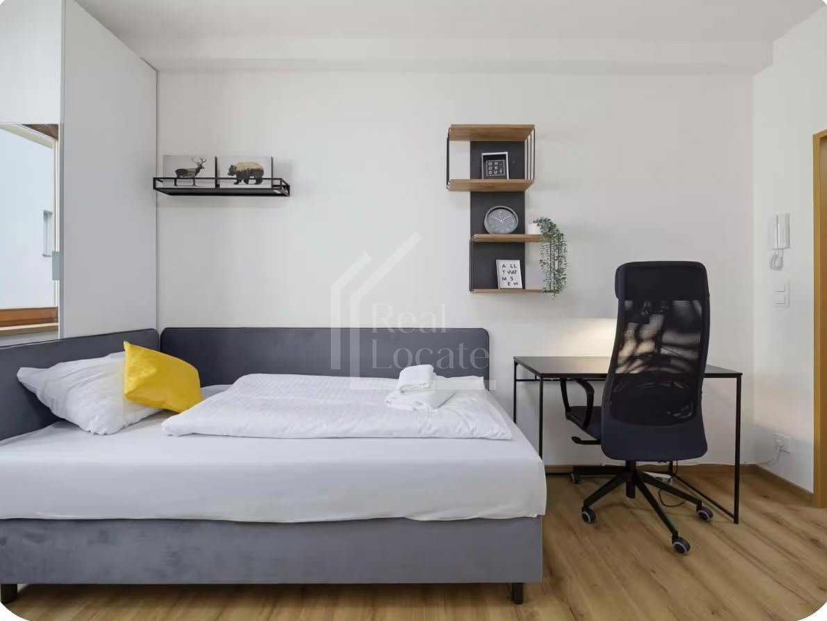 Pronájem pokoje 25 m² – fotografie 5