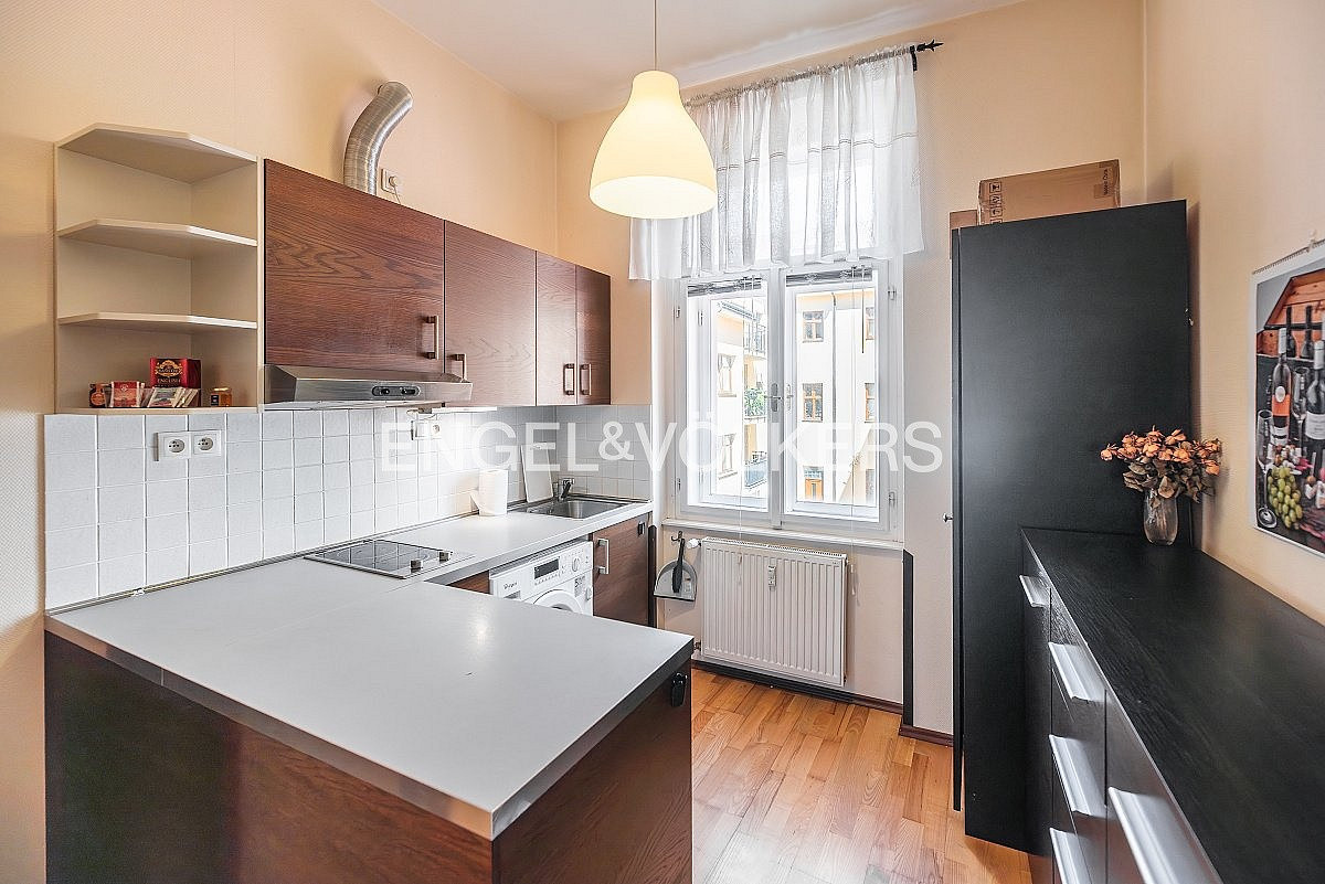 Pronájem bytu 2+kk 37 m² – pohled 2