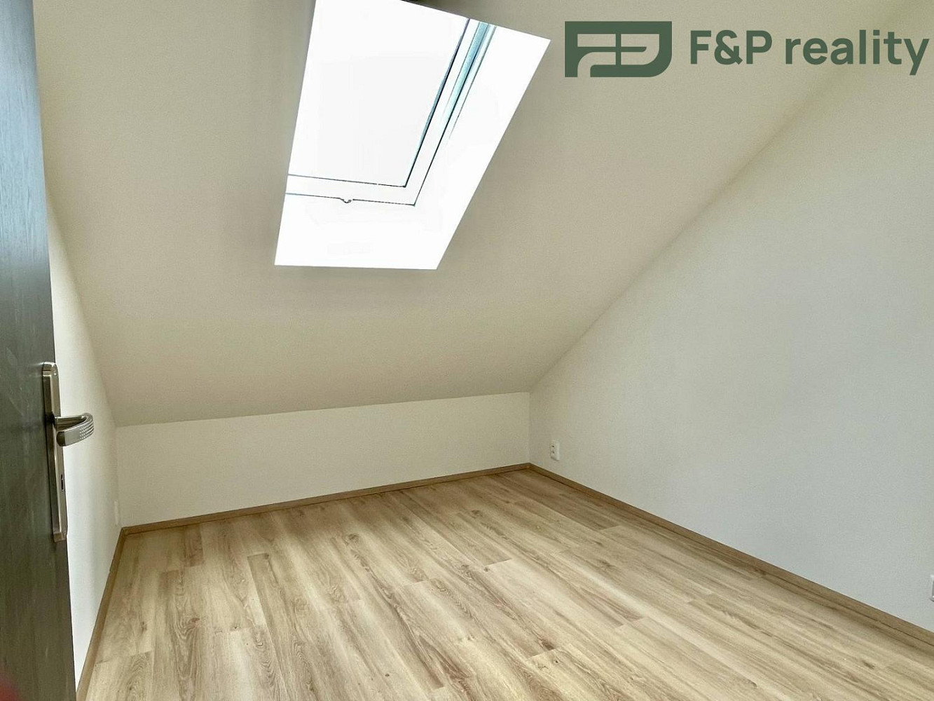 Pronájem bytu 2+kk 50 m² – fotografie 3