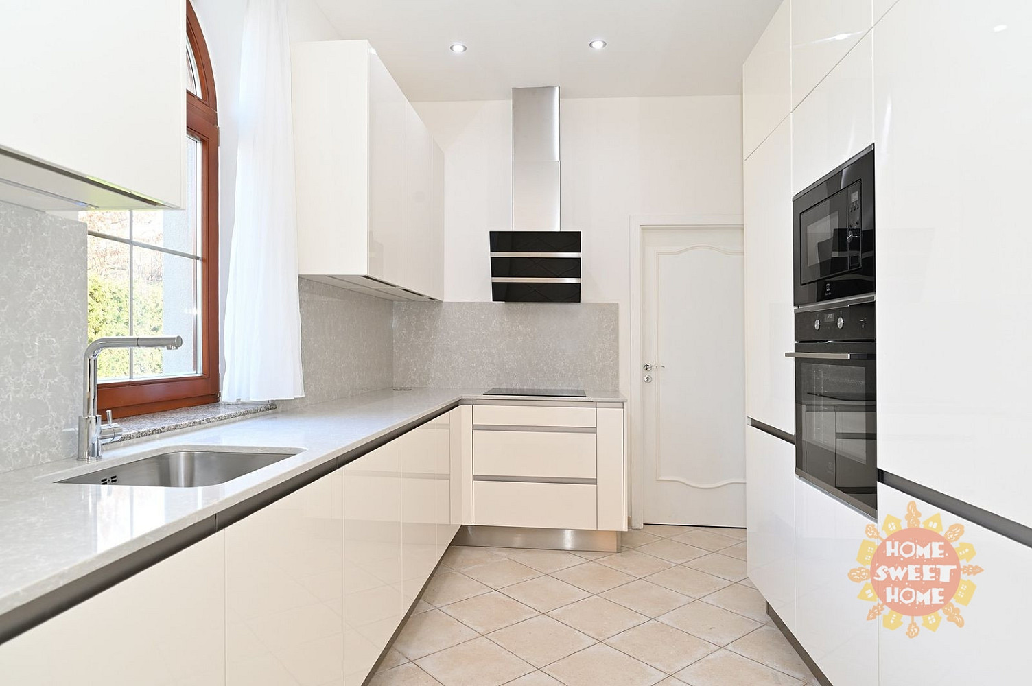 Pronájem domu 243 m² s pozemkem 380 m² – pohled 6