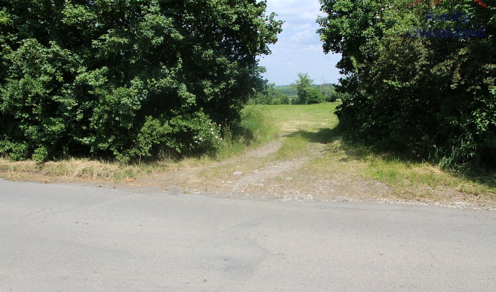 Prodej stavebního pozemku 1 005 m², Roblín – náhled fotky 3