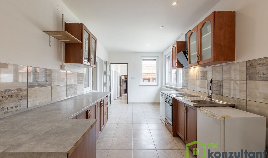 Prodej domu 204 m² s pozemkem 1 432 m², Velké Bílovice – náhled fotky 8