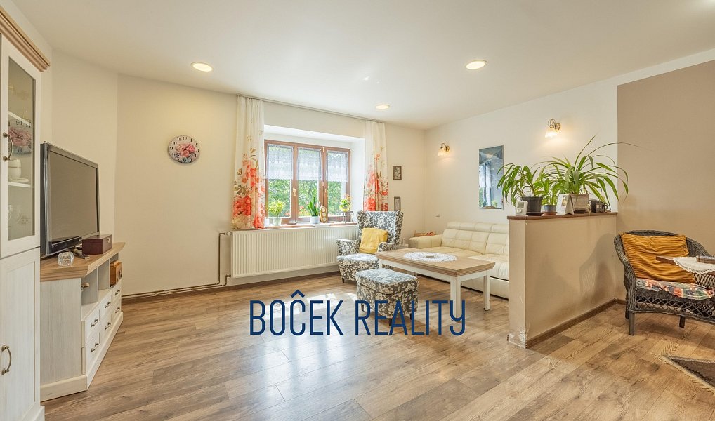 Prodej domu 211 m² s pozemkem 1 356 m², Sýkořice – náhled fotky 2