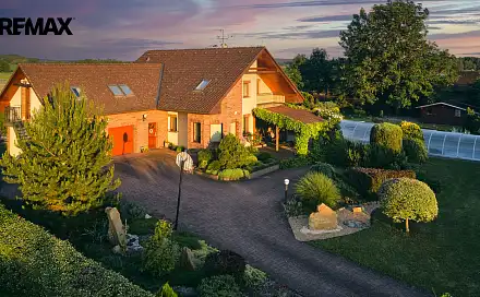 Prodej domu 194 m² s pozemkem 4 478 m², Býšť, okres Pardubice