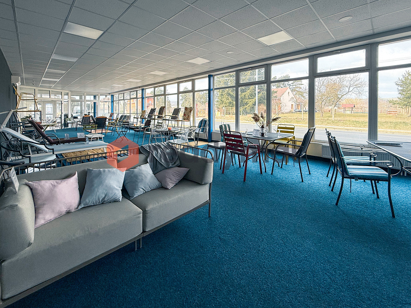 Pronájem obchodních prostor 174 m²