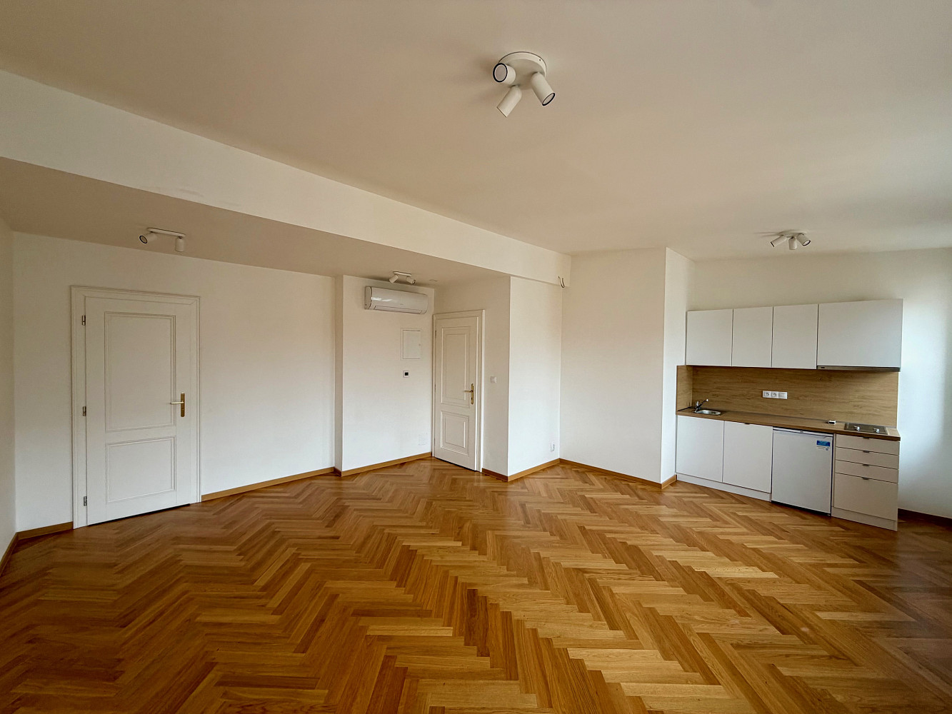 Prodej bytu 2+kk 31 m² — photo 2