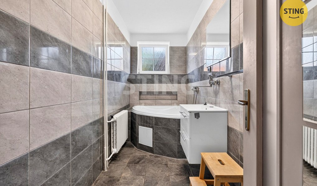 Prodej domu 300 m² s pozemkem 3 399 m², Rožnov pod Radhoštěm – náhled fotky 4