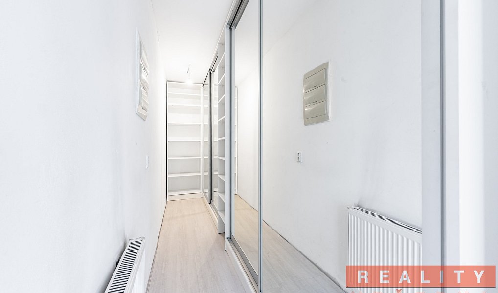 Prodej domu 80 m² s pozemkem 1 042 m², Osek – náhled fotky 3