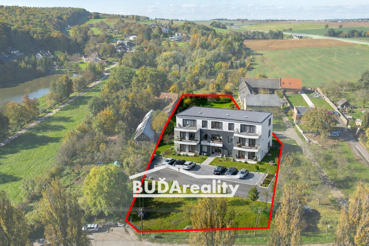 Prodej domu 612 m² s pozemkem 4 211 m²