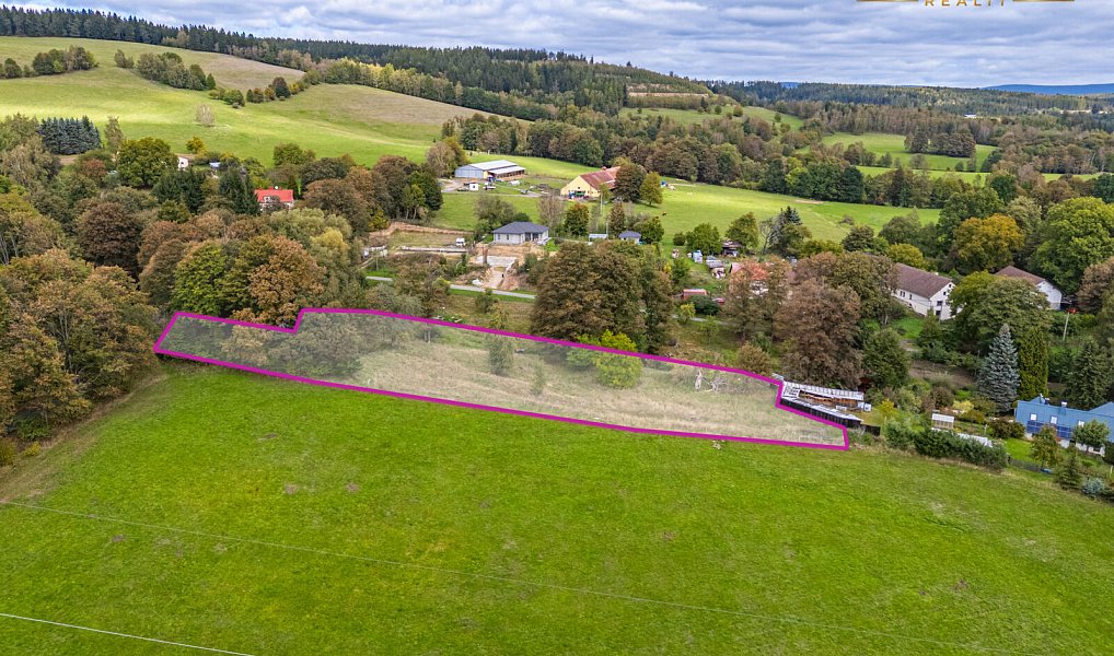 Prodej stavebního pozemku 3 300 m², Dolní Nivy – náhled fotky 3