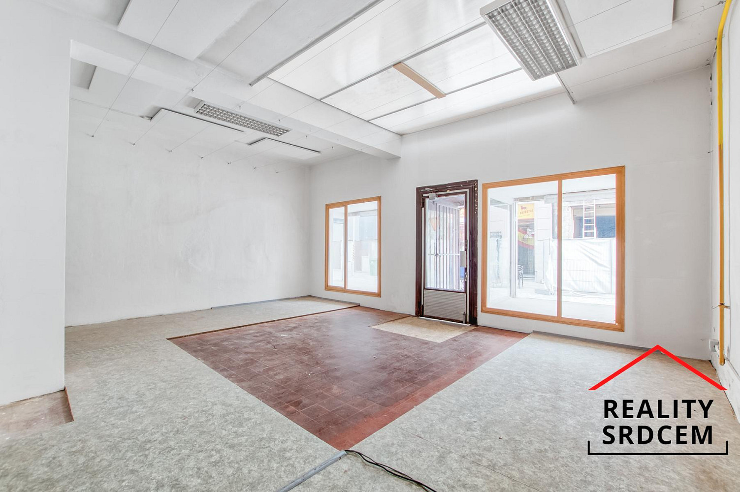 Pronájem obchodních prostor 100 m² – fotografie 4