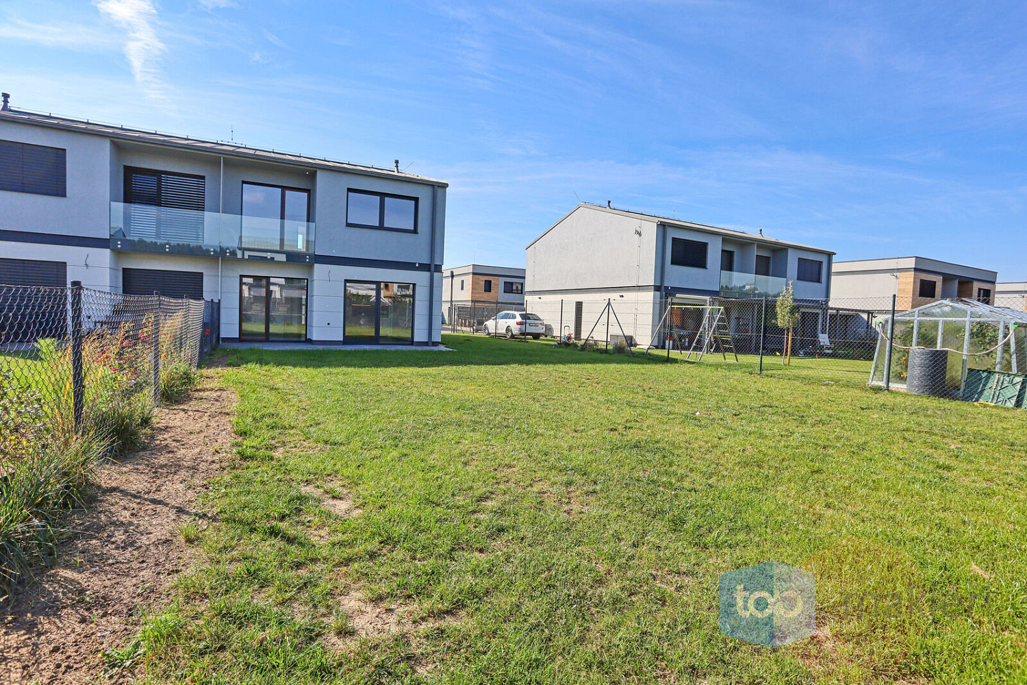 Pronájem domu 128 m² s pozemkem 432 m² – fotografie 2