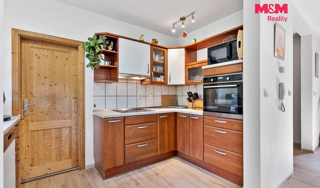 Prodej domu 250 m² s pozemkem 2 276 m², Skuhrov – náhled fotky 8