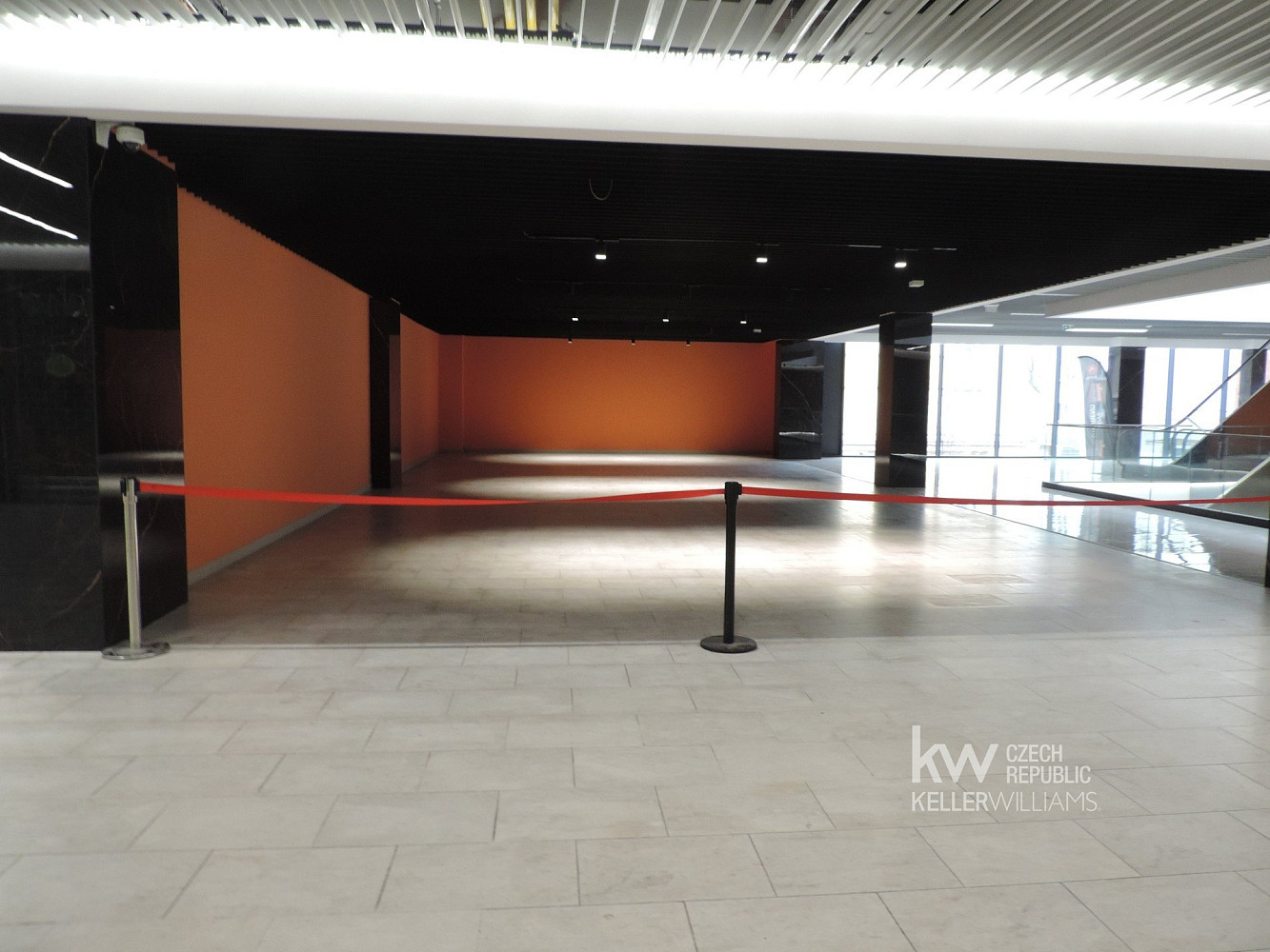 Pronájem obchodních prostor 78 m² – fotografie 3
