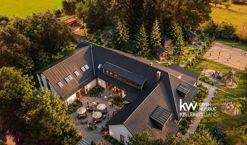 Prodej domu 900 m² s pozemkem 3 152 m², Rožmitál pod Třemšínem – náhled fotky 5