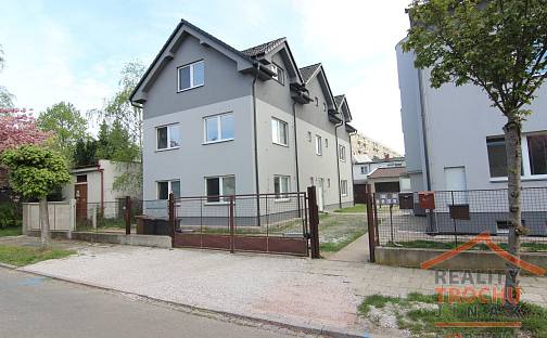 Pronájem bytu 2+kk 43 m², Sládkova, Hradec Králové - Slezské Předměstí