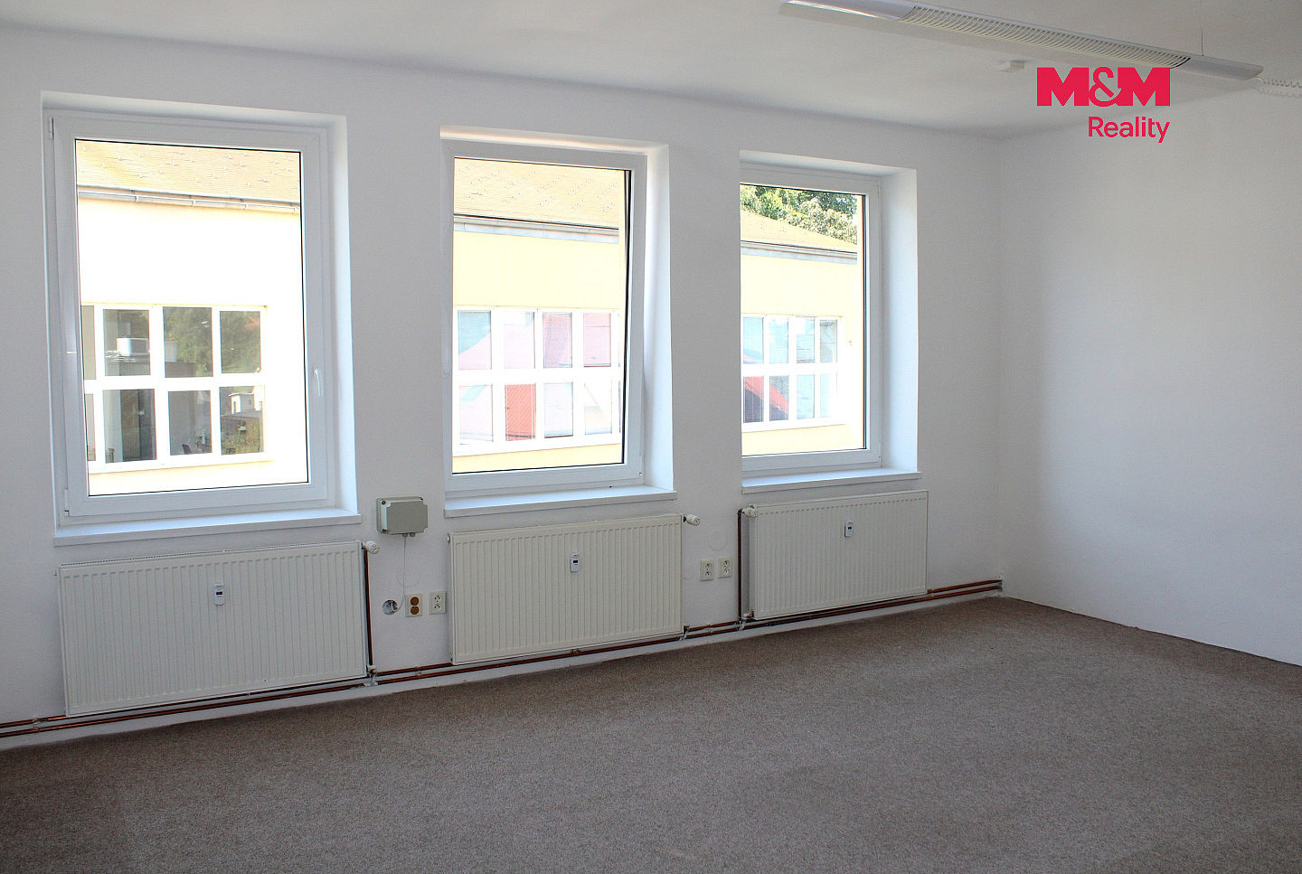 Pronájem kanceláře 27 m² – fotografie 3