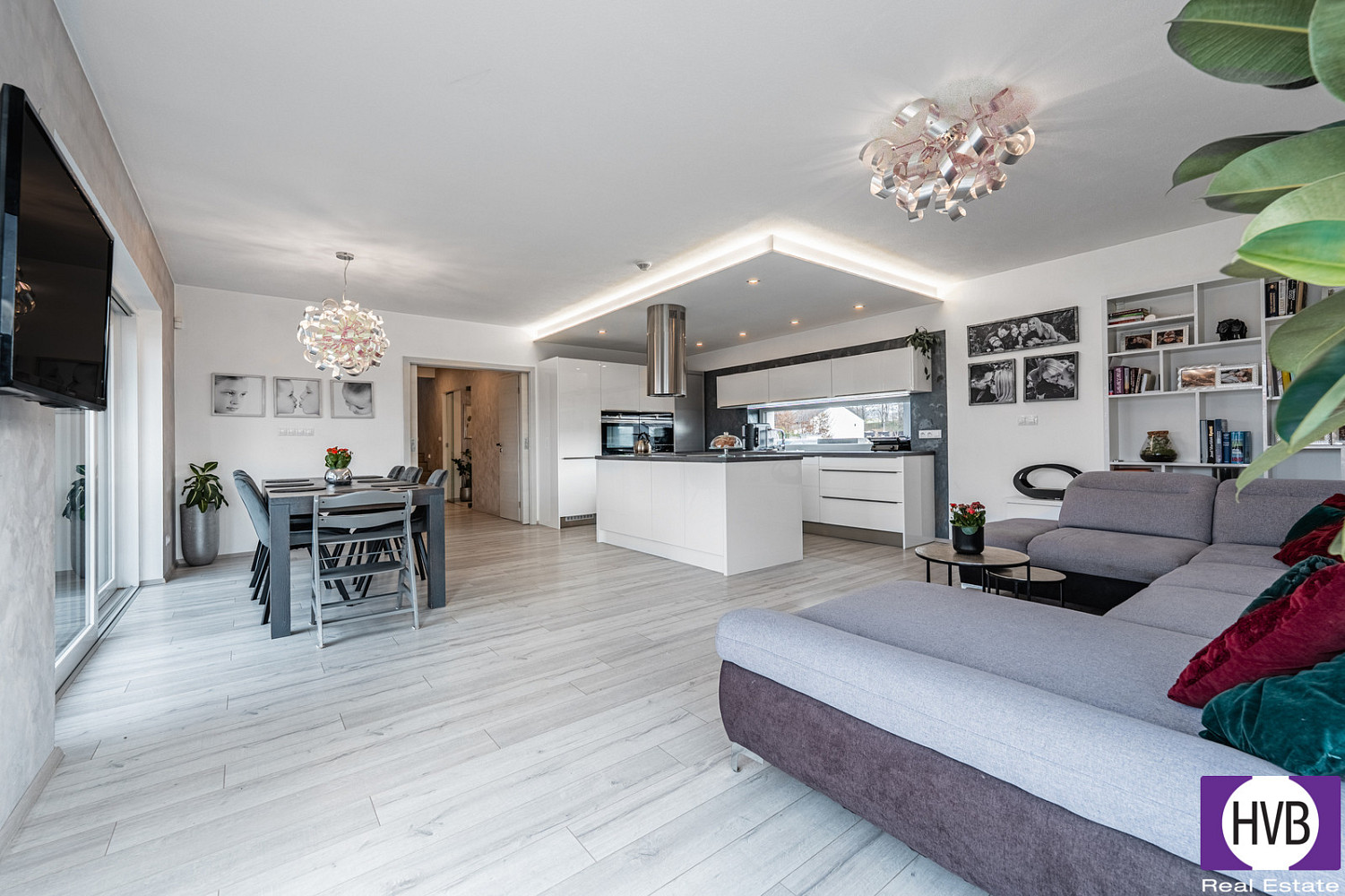 Prodej domu 207 m² s pozemkem 753 m² — photo 2