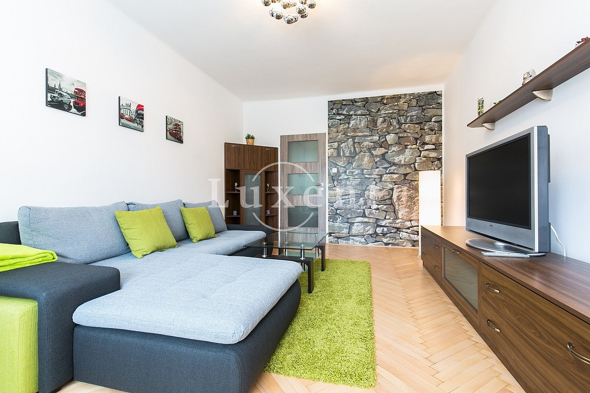 Pronájem bytu 2+1 61 m² — photo 2