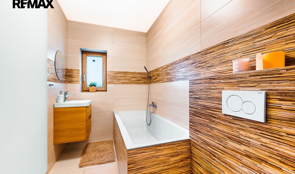 Prodej domu 350 m² s pozemkem 2 074 m², Staré Město – náhled fotky 26