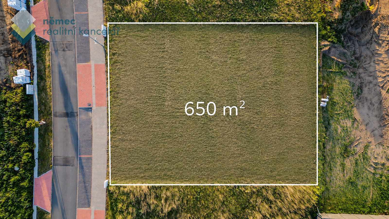Prodej stavebního pozemku 650 m² — photo 2