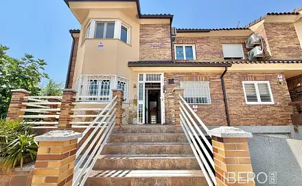 Prodej domu 223 m² s pozemkem 223 m², Ugena, Španělsko