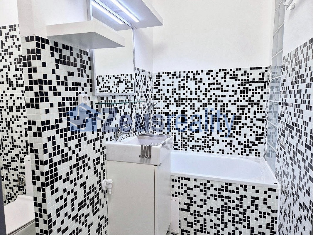 Pronájem bytu 2+kk 54 m² — photo 3