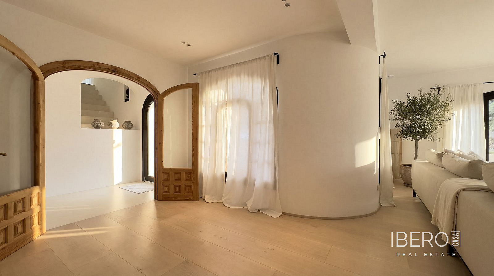 Prodej domu 610 m² s pozemkem 12 300 m² - Més