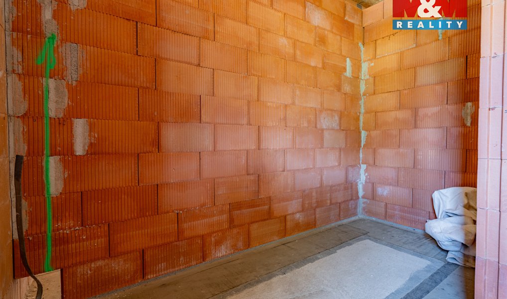 Prodej domu 168 m² s pozemkem 1 144 m², Domanín – náhled fotky 11