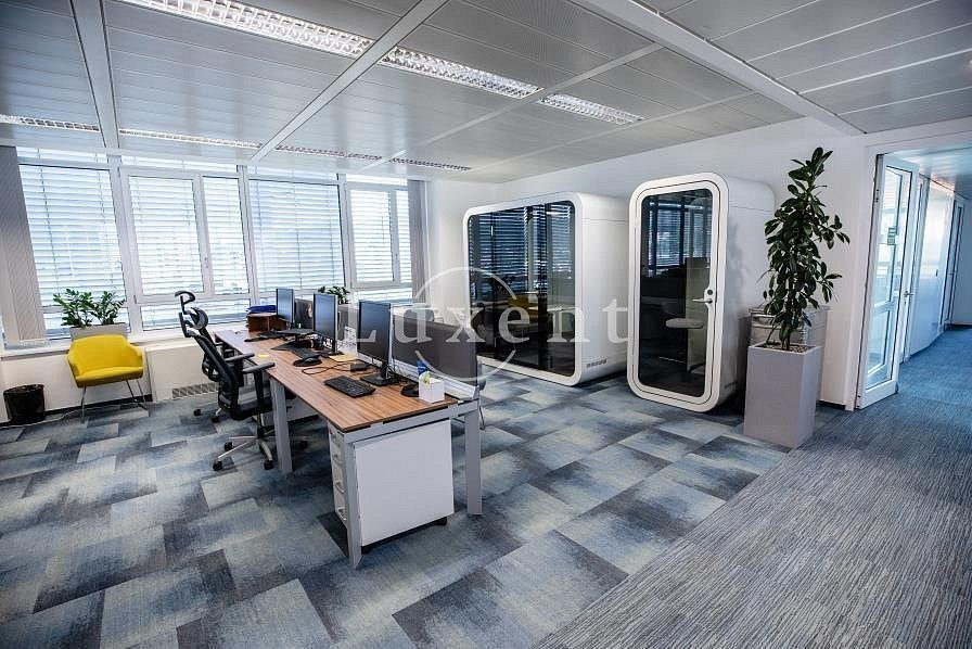 Pronájem kanceláře 410 m² – fotografie 2