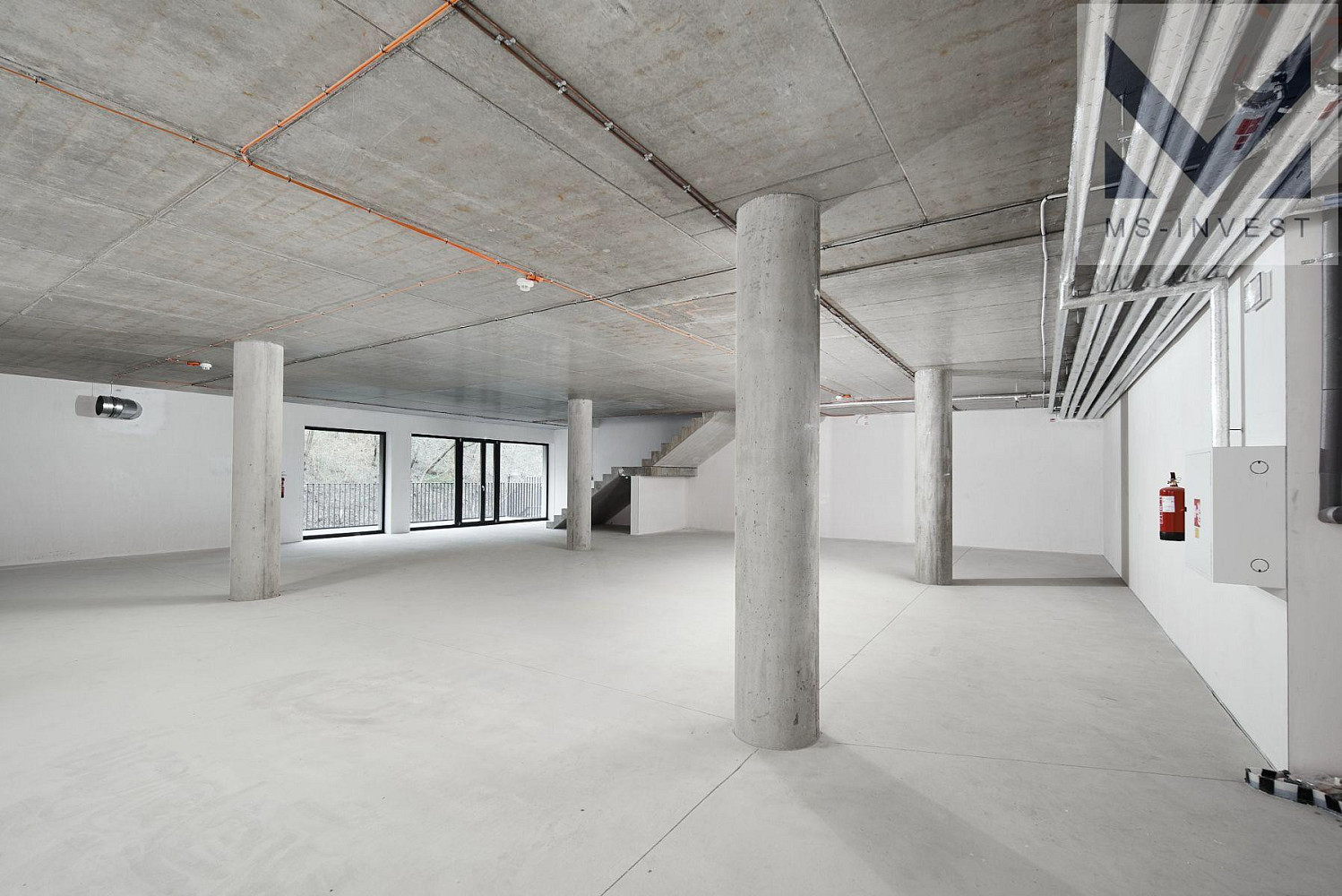 Prodej obchodních prostor 216 m² — photo 3