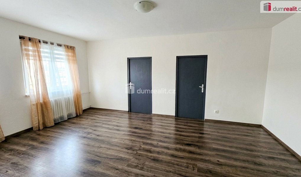 Pronájem bytu 3+1 61 m², Zlín – náhled fotky 2