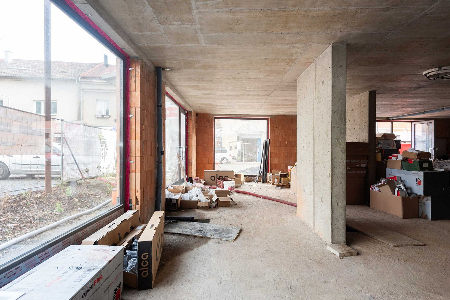 Pronájem obchodních prostor 143 m² – fotografie 2