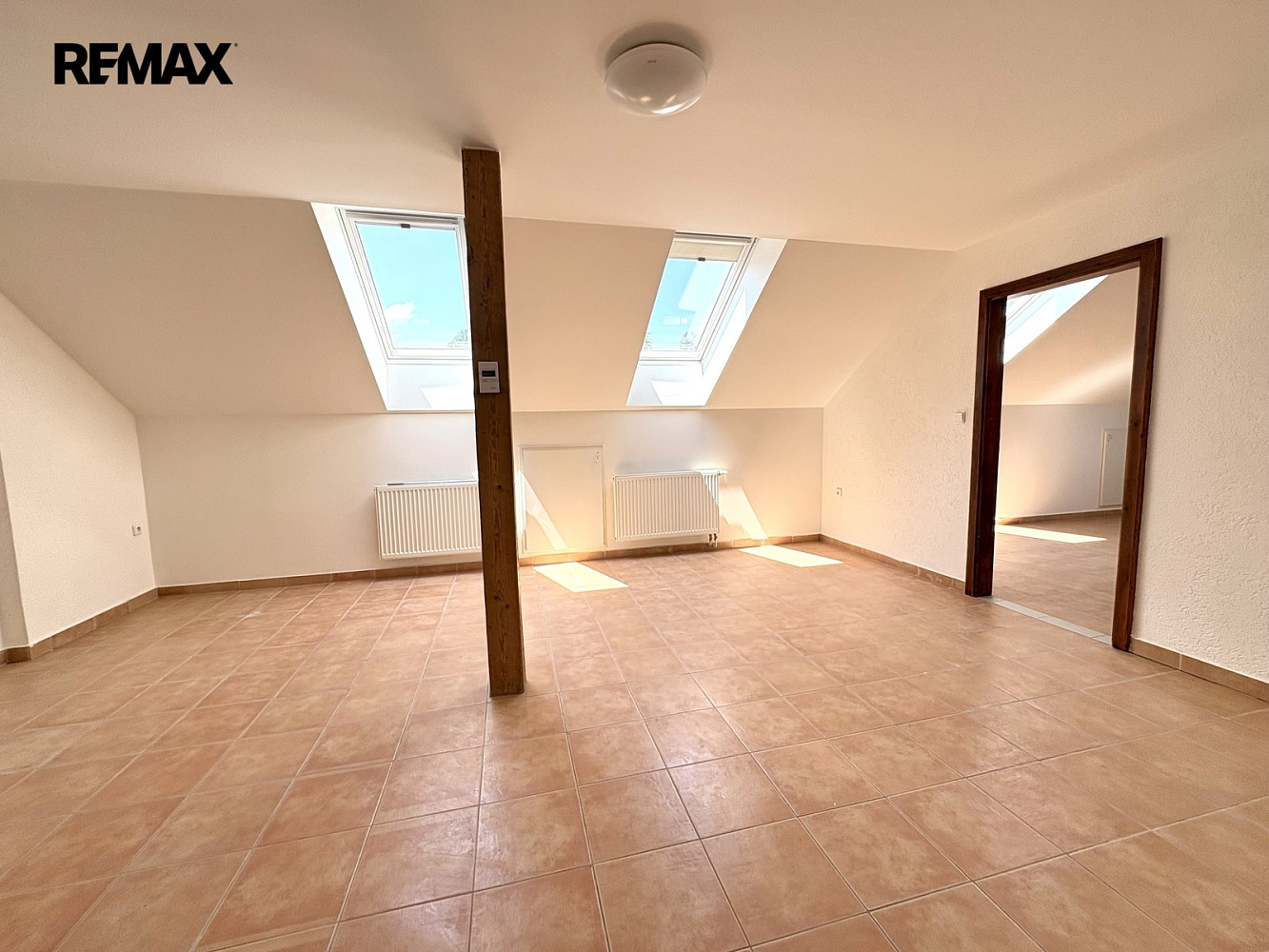 Pronájem bytu 3+kk 91 m² — photo 2
