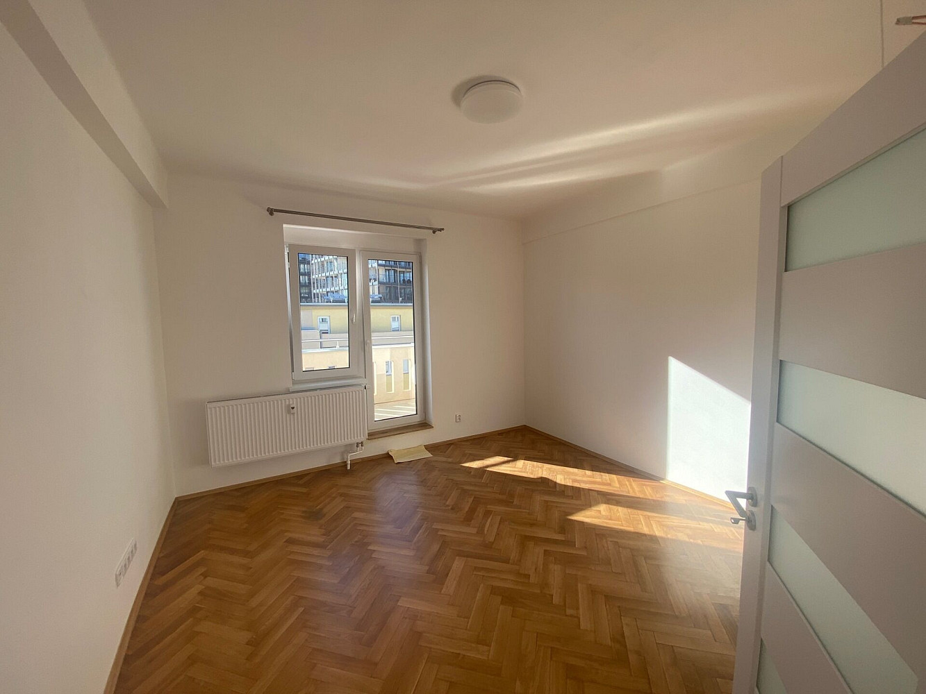 Pronájem bytu 2+kk 45 m² – fotografie 3